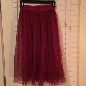 NWOT Crimson tulle skirt.